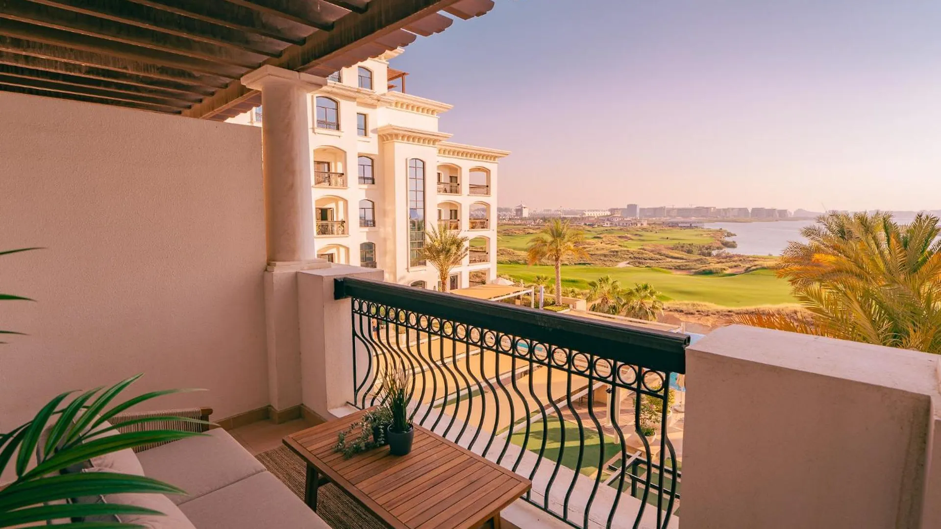 Daire Voyage Ansam Two Bedroom With Ocean Views Abu Dabi